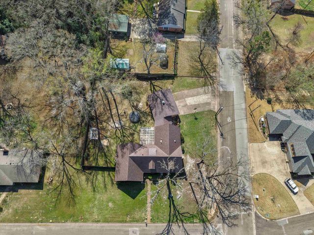 809 Madelaine Dr, Gilmer, TX 75644