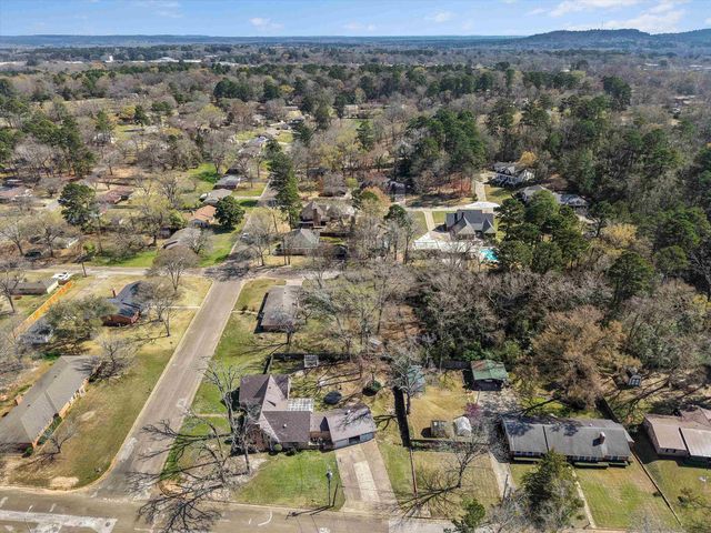 809 Madelaine Dr, Gilmer, TX 75644