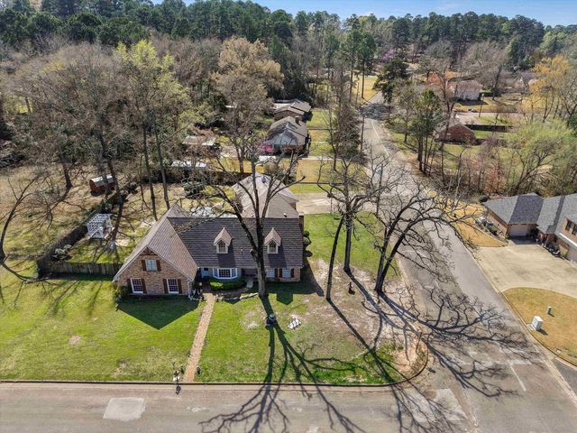 809 Madelaine Dr, Gilmer, TX 75644