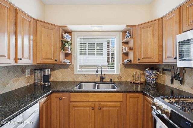 2409 Valletta Rd, Louisville, KY 40205