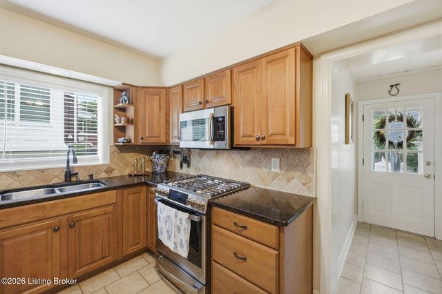 2409 Valletta Rd, Louisville, KY 40205