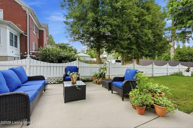 2409 Valletta Rd, Louisville, KY 40205
