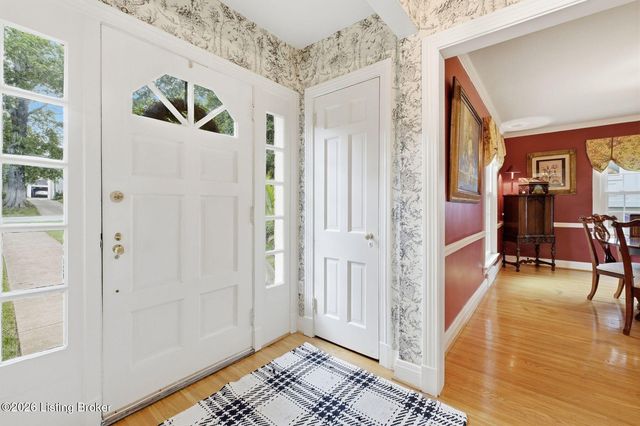 2409 Valletta Rd, Louisville, KY 40205
