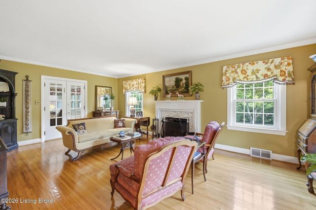2409 Valletta Rd, Louisville, KY 40205
