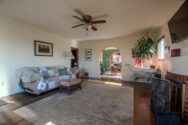 216 S Amador St, Ione, CA 95640