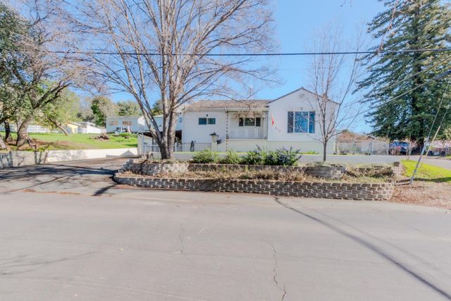 216 S Amador St, Ione, CA 95640