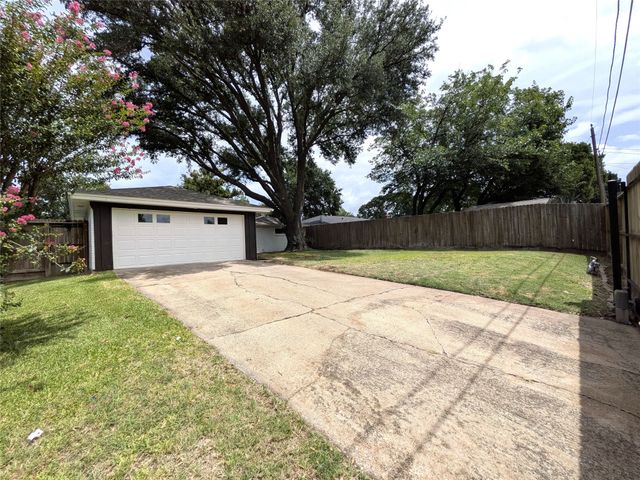 1400 Oakhill Drive, Plano, TX 75075