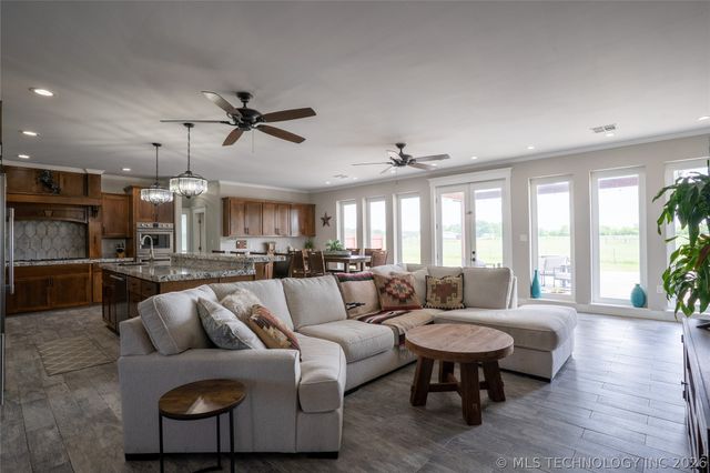 14505 S Deer Creek Road, Claremore, OK 74017