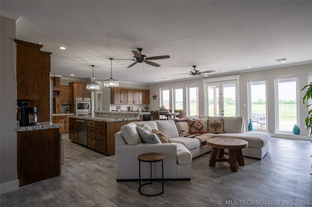 14505 S Deer Creek Road, Claremore, OK 74017