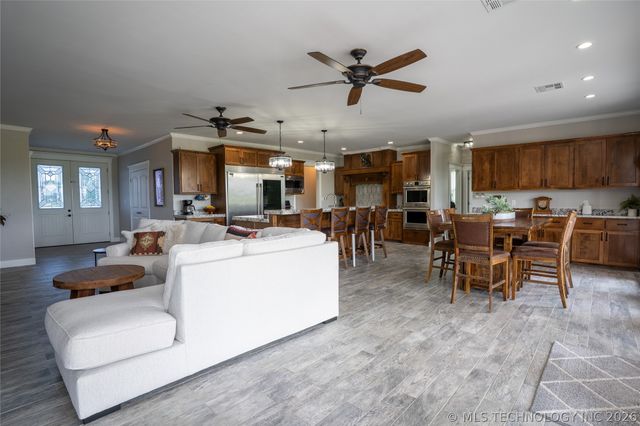 14505 S Deer Creek Road, Claremore, OK 74017