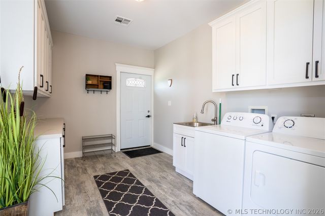 14505 S Deer Creek Road, Claremore, OK 74017