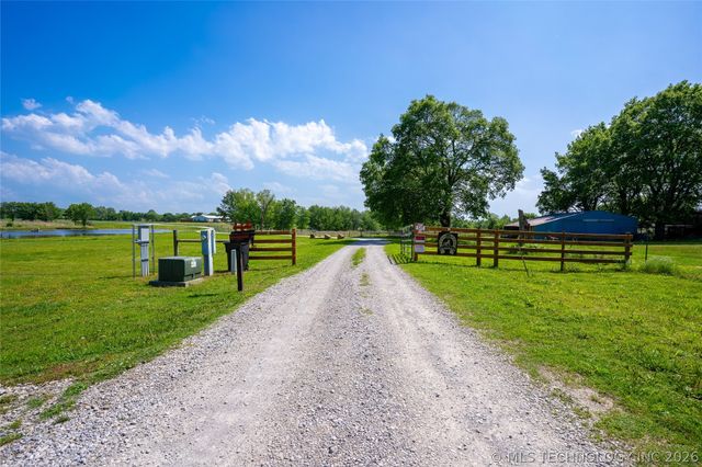 14505 S Deer Creek Road, Claremore, OK 74017