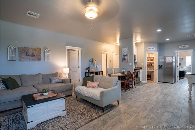 14505 S Deer Creek Road, Claremore, OK 74017