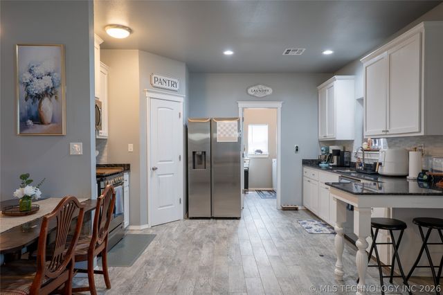 14505 S Deer Creek Road, Claremore, OK 74017