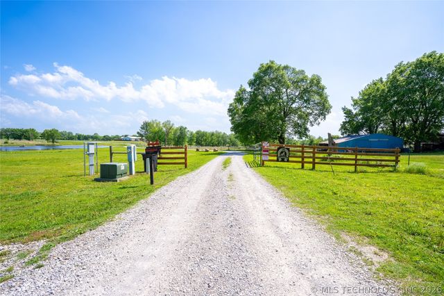 14505 S Deer Creek Road, Claremore, OK 74017