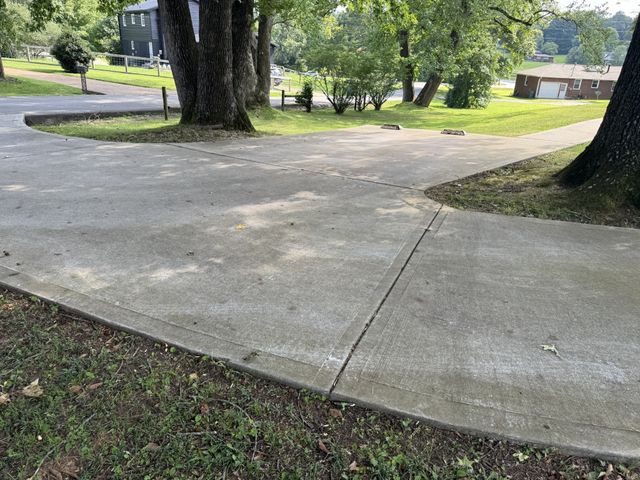 101 Lake Circle Dr, Dickson, TN 37055