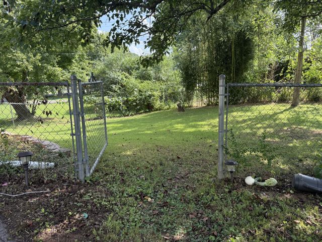 101 Lake Circle Dr, Dickson, TN 37055