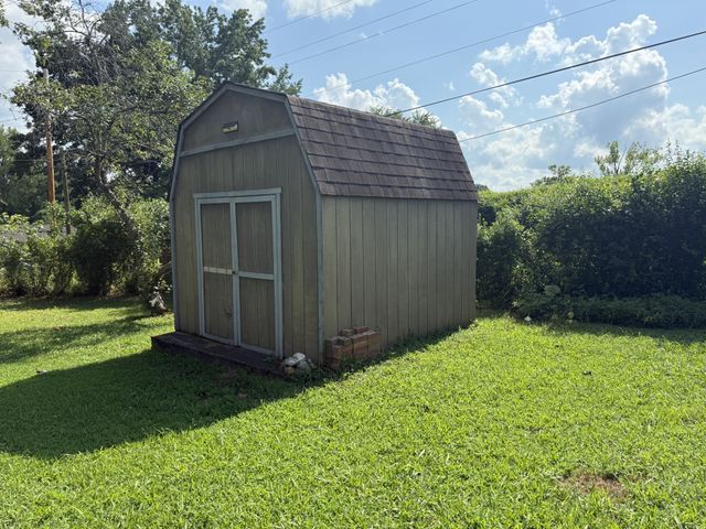 101 Lake Circle Dr, Dickson, TN 37055