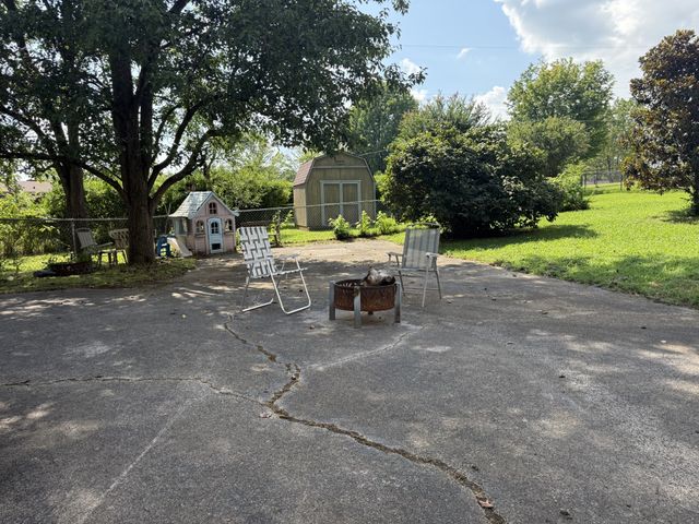 101 Lake Circle Dr, Dickson, TN 37055