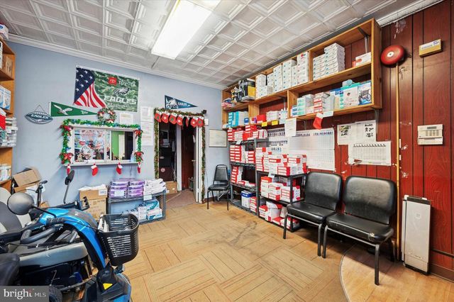 121 W GIRARD AVE, Philadelphia, PA 19123