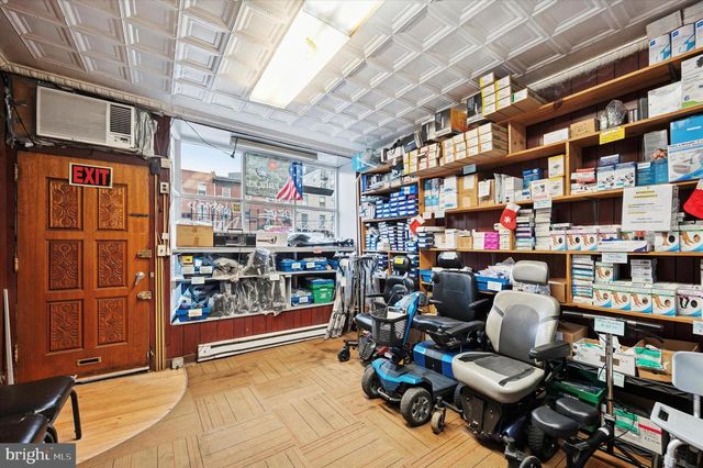 121 W GIRARD AVE, Philadelphia, PA 19123