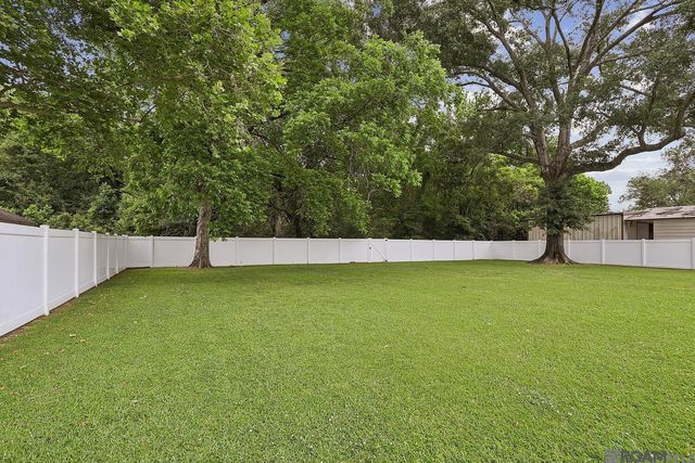 10895 Hooper Rd, Baton Rouge, LA 70818