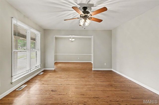 12115 Wensley Road, Florissant, MO 63033