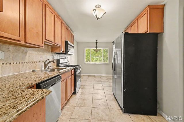 12115 Wensley Road, Florissant, MO 63033