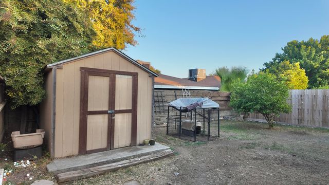 48 N Leggett Street, Porterville, CA 93257