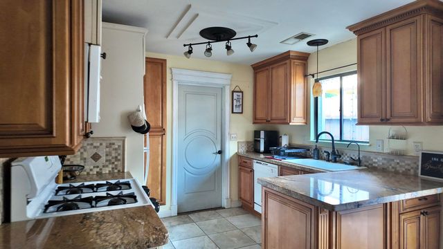 48 N Leggett Street, Porterville, CA 93257