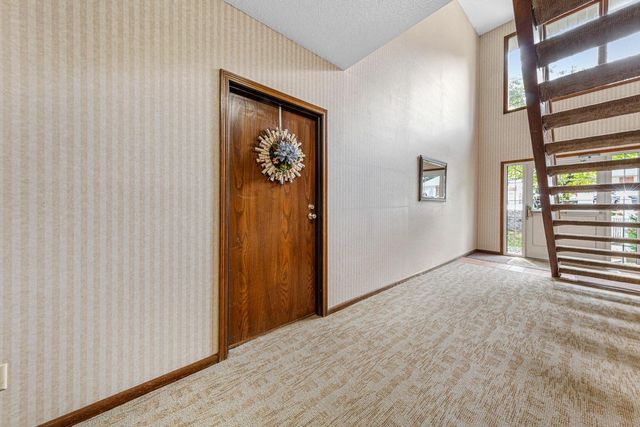 6337 Alderwood Circle B, Woodbury, MN 55125