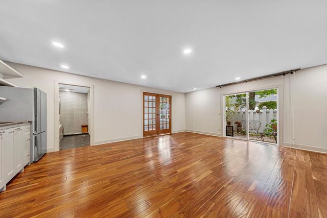 6337 Alderwood Circle B, Woodbury, MN 55125