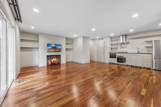 6337 Alderwood Circle B, Woodbury, MN 55125