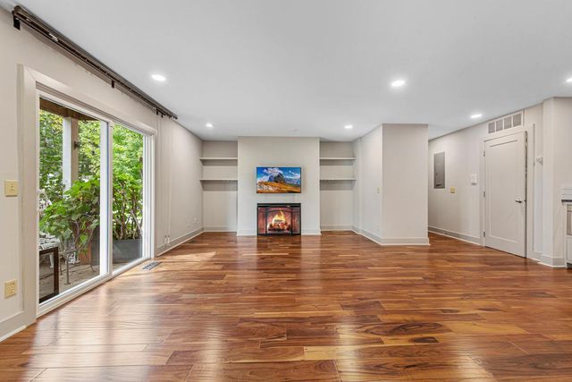 6337 Alderwood Circle B, Woodbury, MN 55125