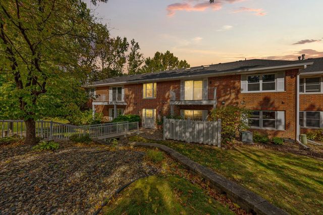 6337 Alderwood Circle B, Woodbury, MN 55125