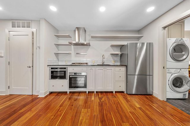 6337 Alderwood Circle B, Woodbury, MN 55125