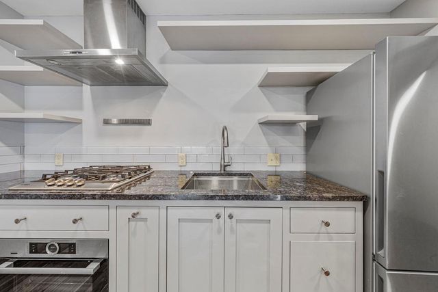 6337 Alderwood Circle B, Woodbury, MN 55125