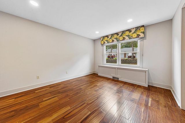 6337 Alderwood Circle B, Woodbury, MN 55125