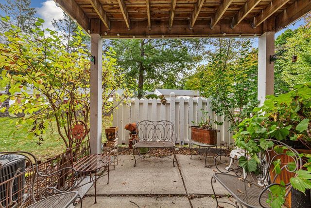 6337 Alderwood Circle B, Woodbury, MN 55125