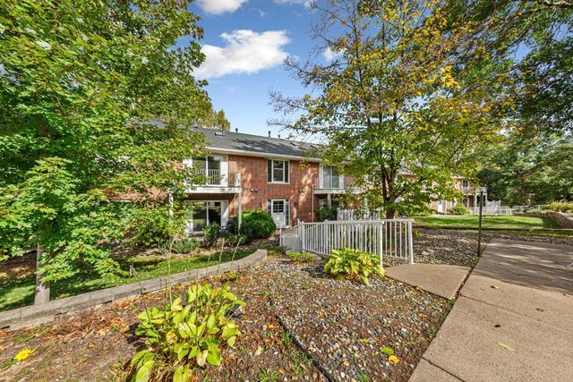 6337 Alderwood Circle B, Woodbury, MN 55125