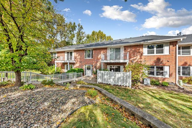 6337 Alderwood Circle B, Woodbury, MN 55125