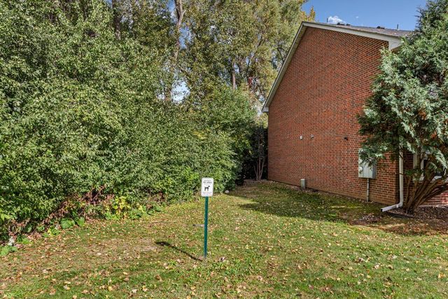 6337 Alderwood Circle B, Woodbury, MN 55125