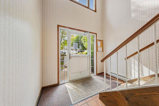 6337 Alderwood Circle B, Woodbury, MN 55125