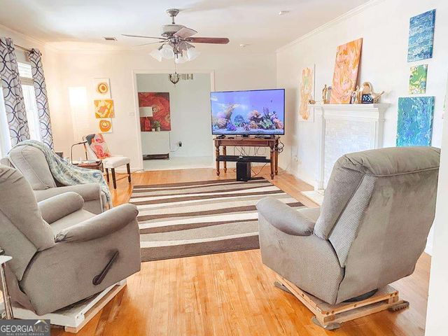 172 W Leo Trapnell Avenue, Lyons, GA 30436