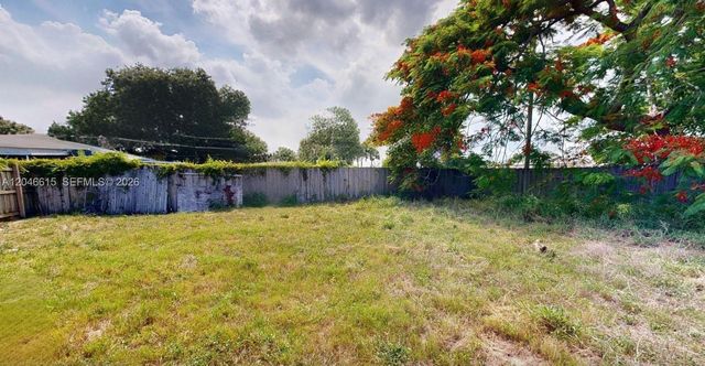 1211 Kasim St, Opa-locka, FL 33054