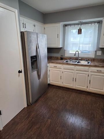 1544 Riverdale Drive, Oconomowoc, WI 53066