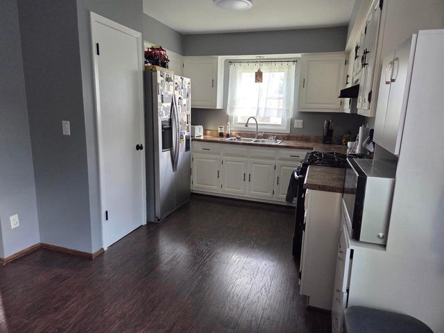 1544 Riverdale Drive, Oconomowoc, WI 53066