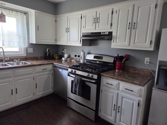 1544 Riverdale Drive, Oconomowoc, WI 53066