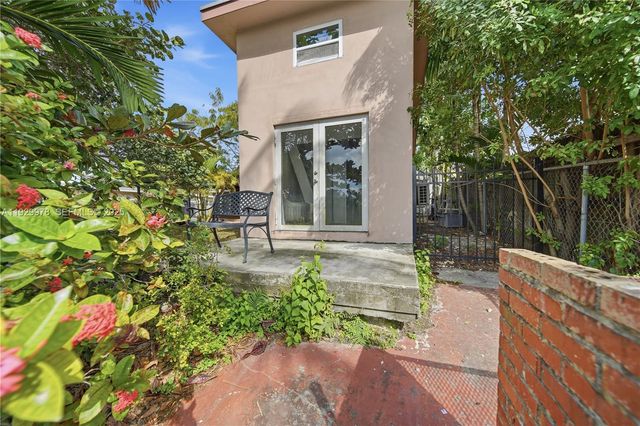 10730 SW 51st Dr, Miami, FL 33165