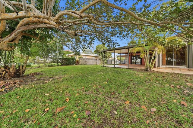 10730 SW 51st Dr, Miami, FL 33165